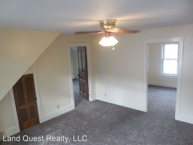 Building Photo - 2 br, 1 bath Apartment - 4403 17th Ave.