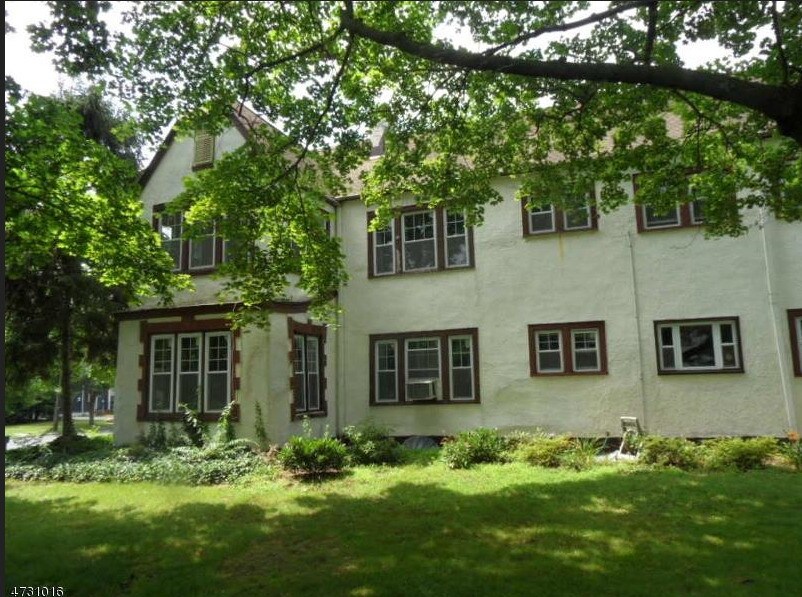 Primary Photo - 938 W 8th St