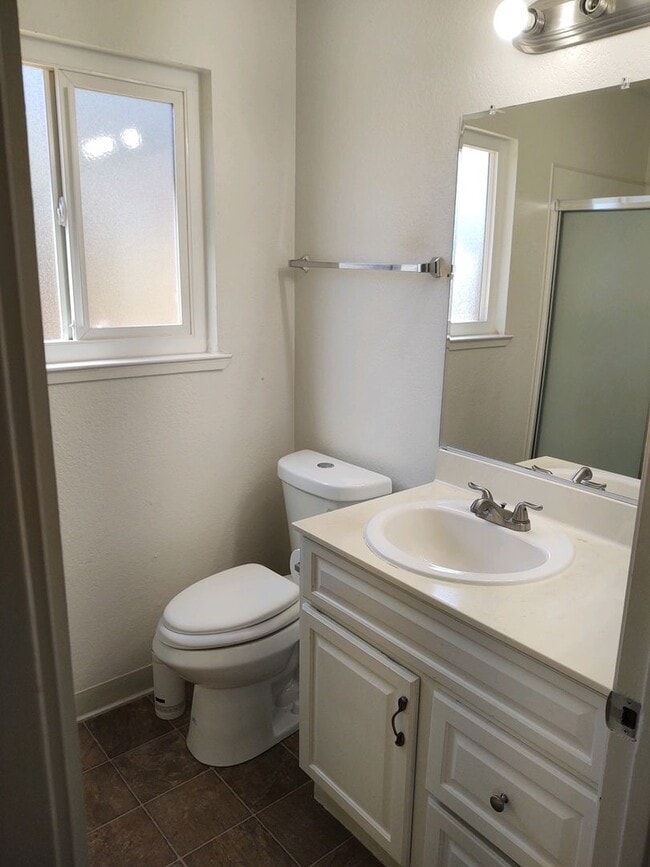 Building Photo - Two Bedroom Unit with Yard