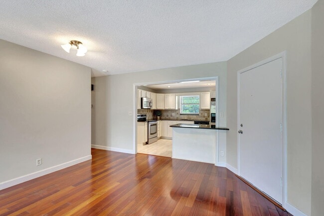 Building Photo - 10789 N Military Trl
