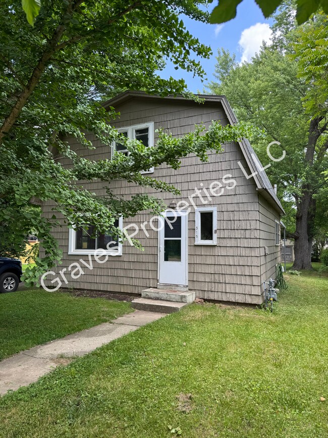Front of house - 515 Hillcrest Rd