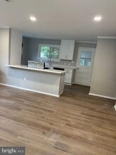 Building Photo - 409 Greenhill Ave