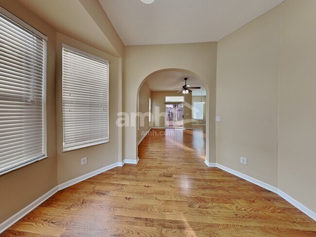 Foto del edificio - 2462 St Johns Ln