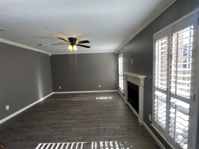 Foto del edificio - 6700 Richardson Rd