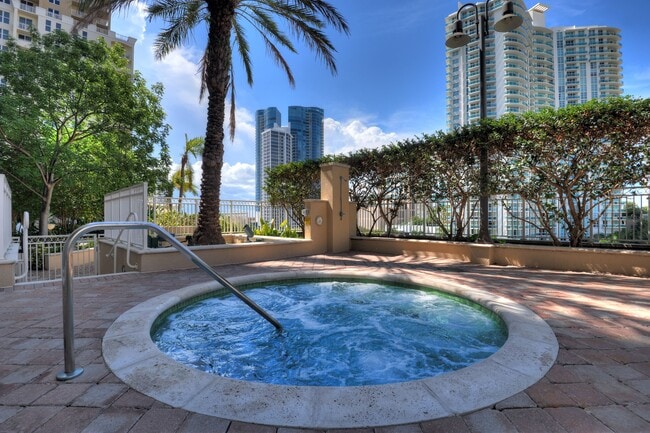 Foto del edificio - 511 SE 5 Ave