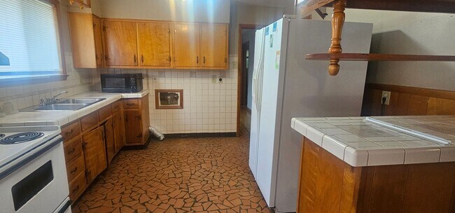Foto del edificio - 3456 Bowman Ave