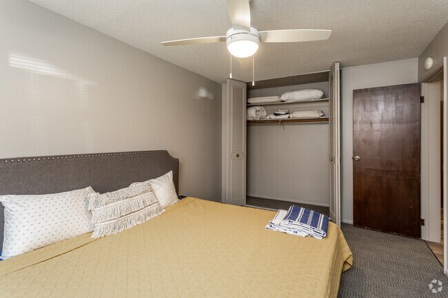 2BR, 1BA - 850 SF - Imperial Grand Prix