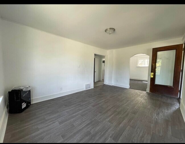 Foto del edificio - 420 Haney Ave