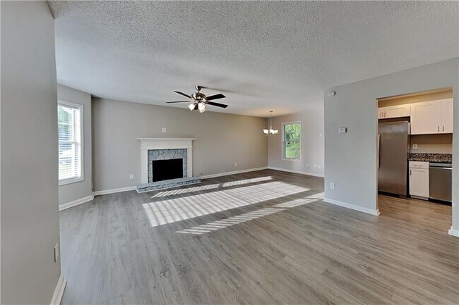 Building Photo - 107 Ivy Trace Ln