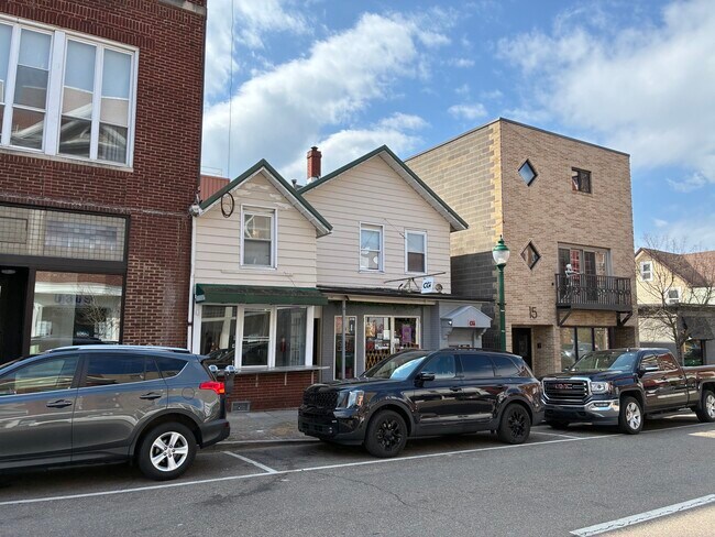 Building Photo - 11 W Union St