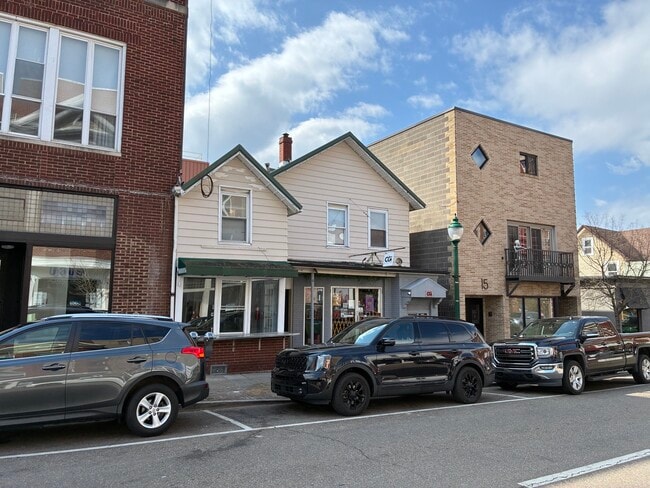 Building Photo - 11 W Union St