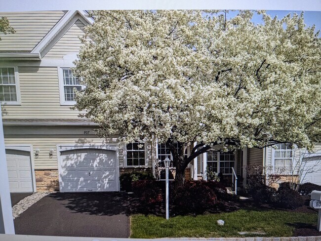 Building Photo - 807 Breckinridge Ct