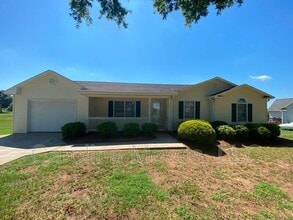 Building Photo - 313 Kilt Ct