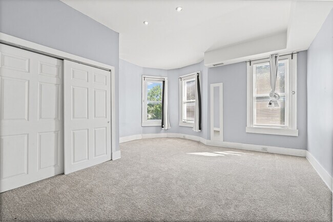Building Photo - 3024 Auchentoroly Ter