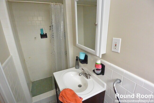 Foto del edificio - 273 Corey Rd