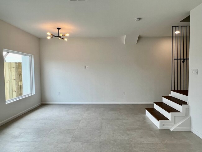 Building Photo - 1714 Nassau St