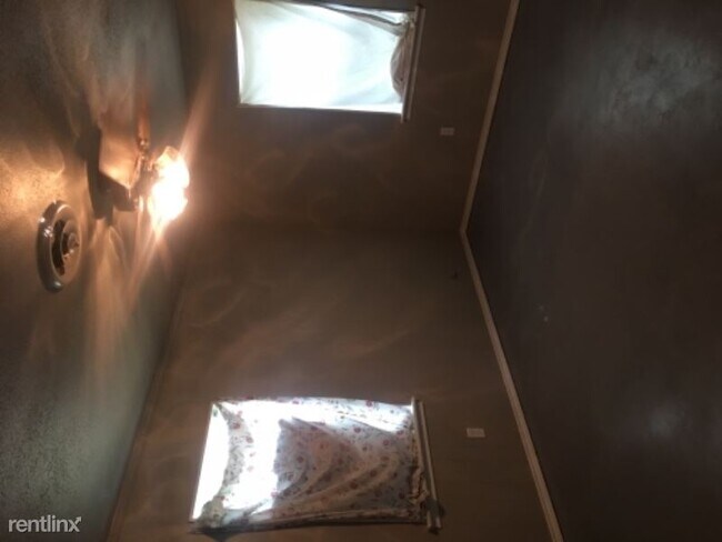 Building Photo - 3 br, 1 bath House - 136 CR 1296