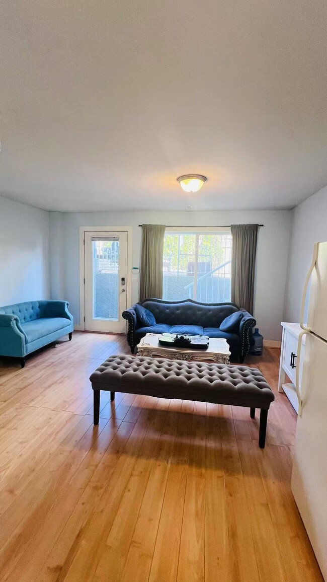 Building Photo - 14941 35 Av