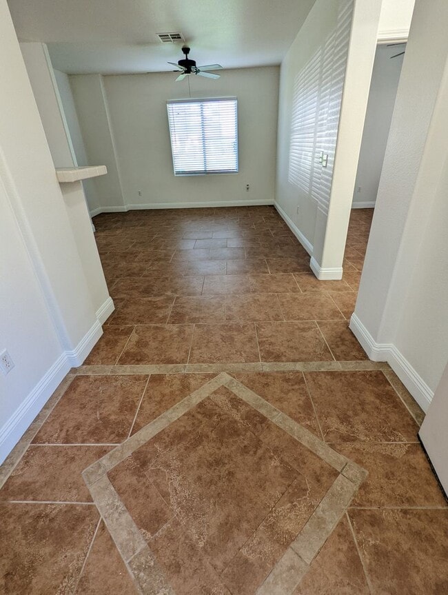 Building Photo - 905 Duckhorn Ct