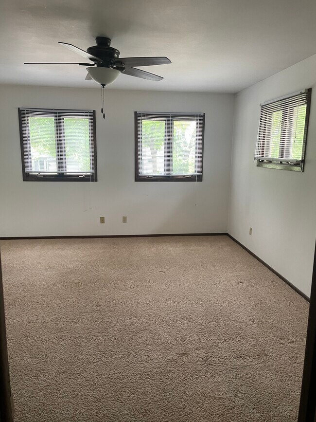 Building Photo - 7110 Park Shores Ct