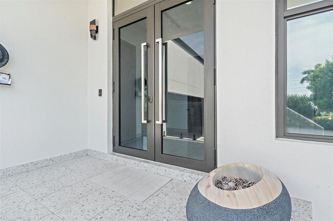 Foto del edificio - 585 Dolphin Ave SE