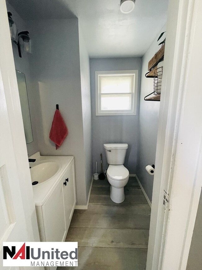 Foto del edificio - Five bedroom, Two and a half bath home for rent