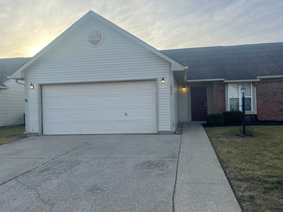 Primary Photo - 304 Woodberry Dr