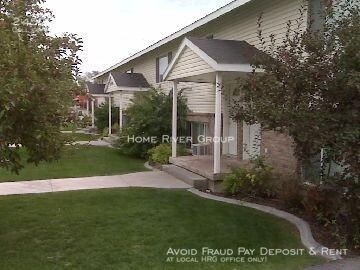 Foto del edificio - 3 bedroom 2 car garage great location