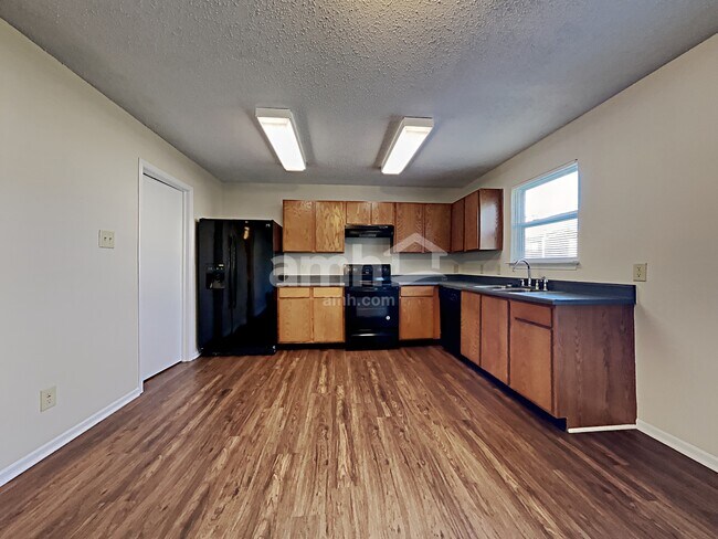Foto del edificio - 6838 W Stansbury Blvd