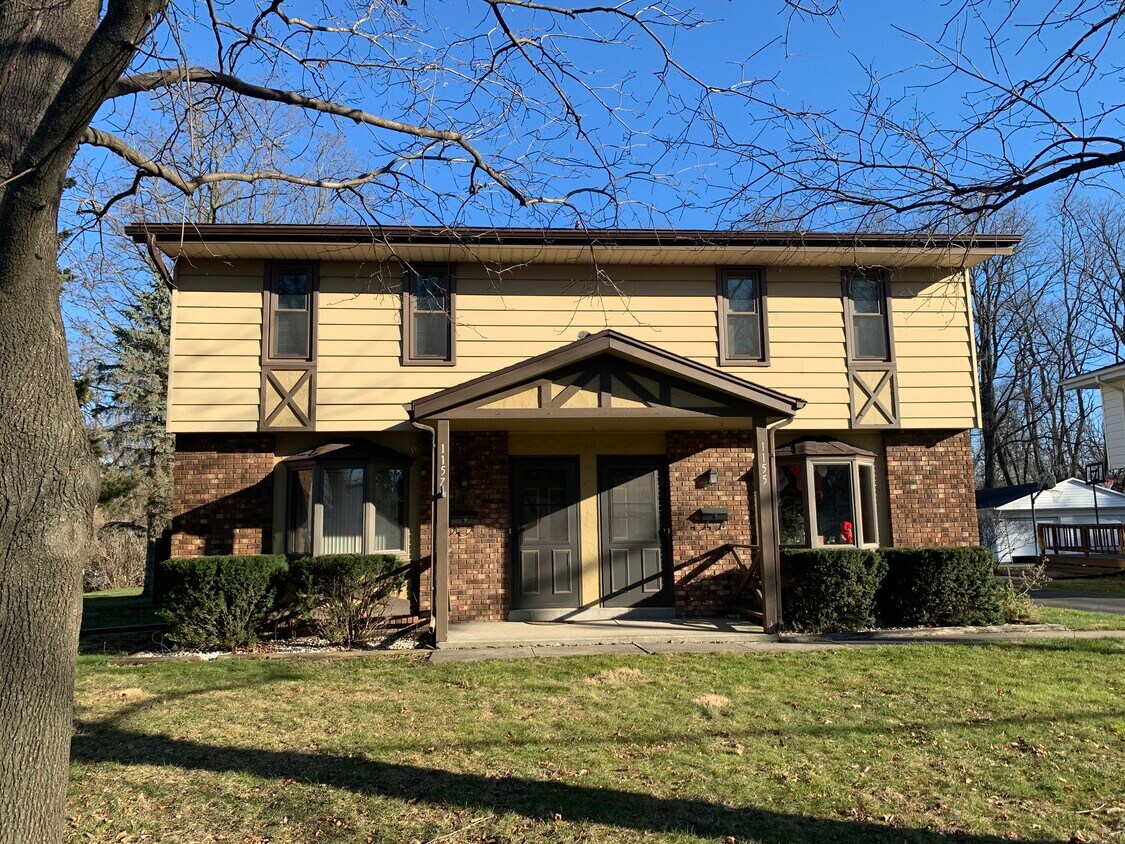 Front - 1157 Sage St