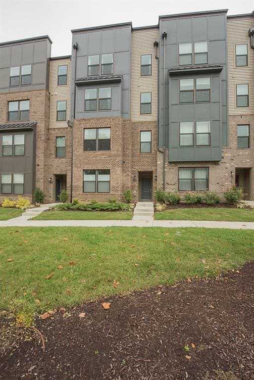 Building Photo - 2630 Lassen Walk