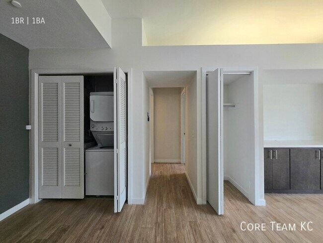 Foto del edificio - 662 E 63rd St