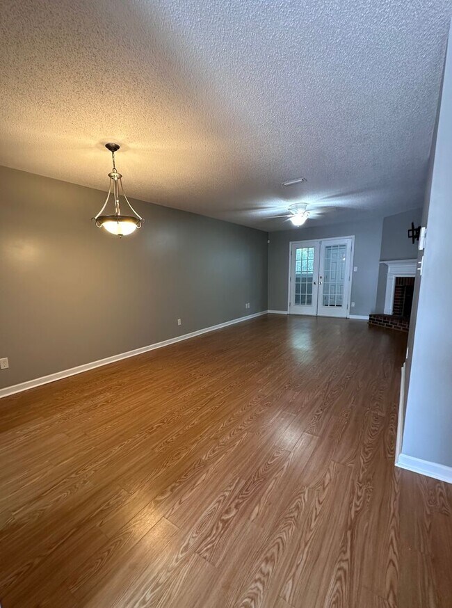 Foto del edificio - Whether you're downsizing or simply seekin...