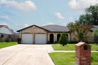 Building Photo - 11511 Creekhurst Dr