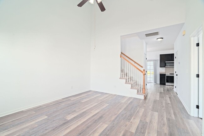 Building Photo - Live the Sumter-style Life in Summerville!