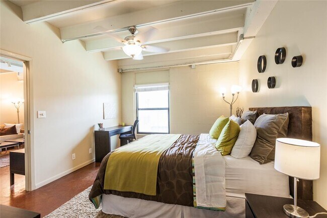 Foto del edificio - 2408 Leon St