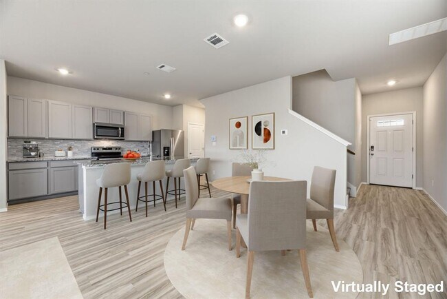 Building Photo - 12809 Village Spun Plz