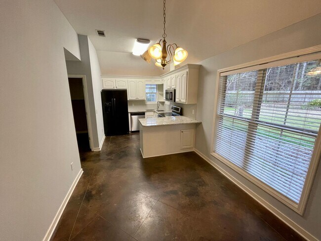 Foto del edificio - 3 bed 2 bath home in Brandon