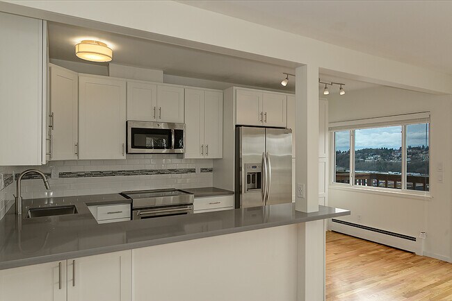 Foto del edificio - 2563 13th Avenue West