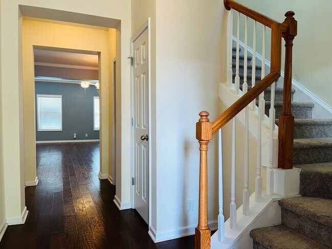 Foto del edificio - HOA community, swim/tennis, 2 bed, 2bath, ...
