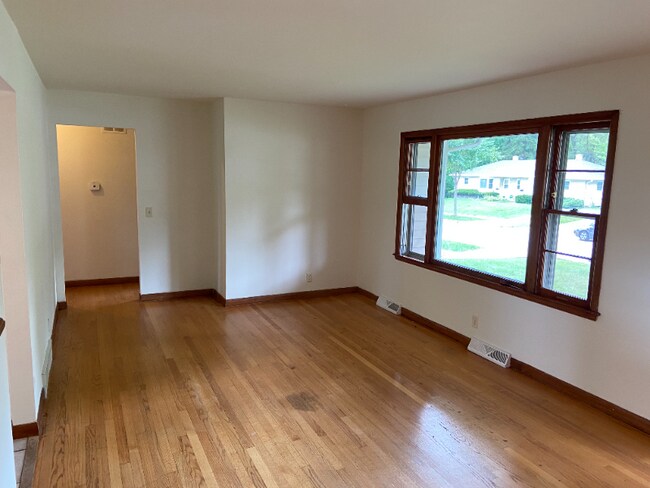 Building Photo - 4808 Camden Rd