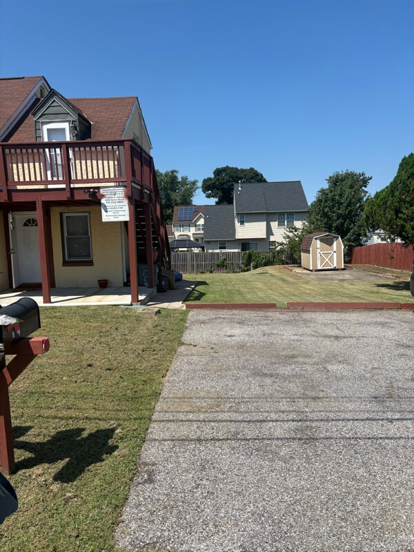 Foto del edificio - 1208 Daniels Ave