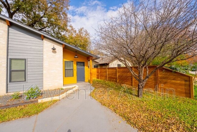 Building Photo - 5702 Tracy Lynn Ln