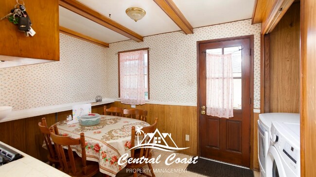 Foto del edificio - 0 E Cook St