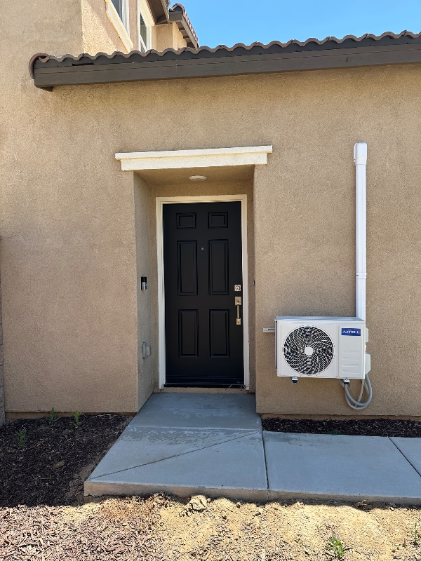 Building Photo - 28483 Cosmos Dr