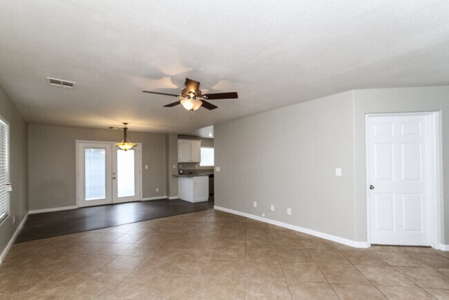 Building Photo - 10252 Nolinas St