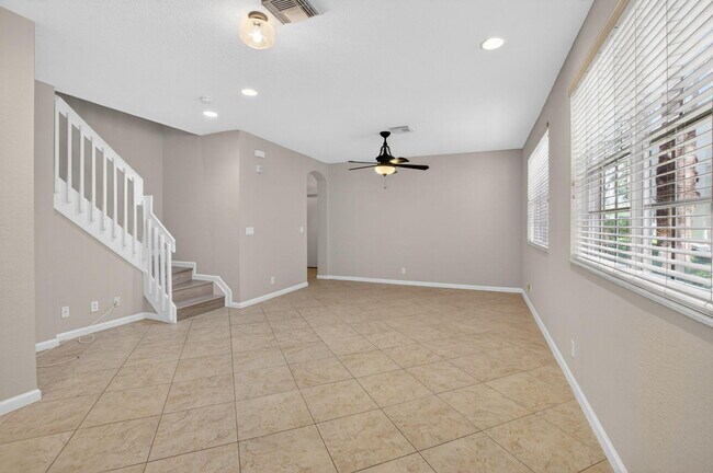 Foto del edificio - 1418 W Wickham Cir