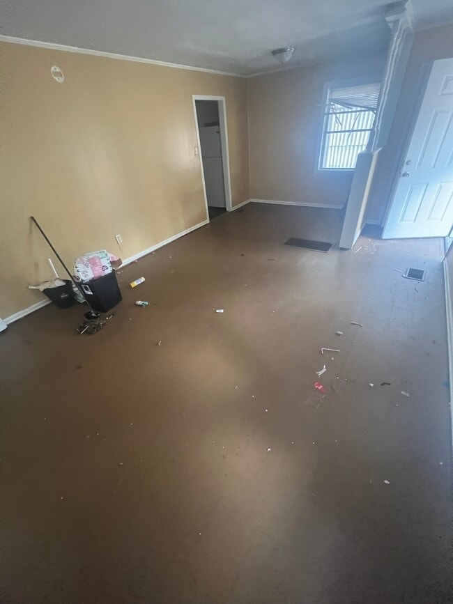 Building Photo - 1215 Tara Rd