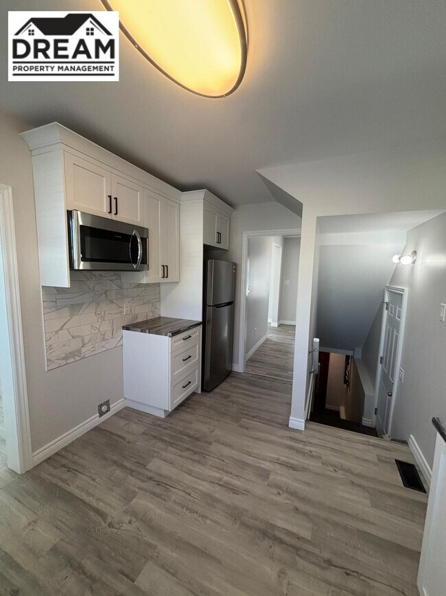 Building Photo - 210 Ross Ave