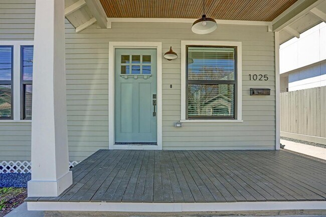 Foto del edificio - 1025 Adele St